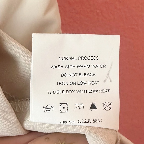 NWT Vestique Safe and Sound Romper Cream Utility Medium - Picture 11 of 11